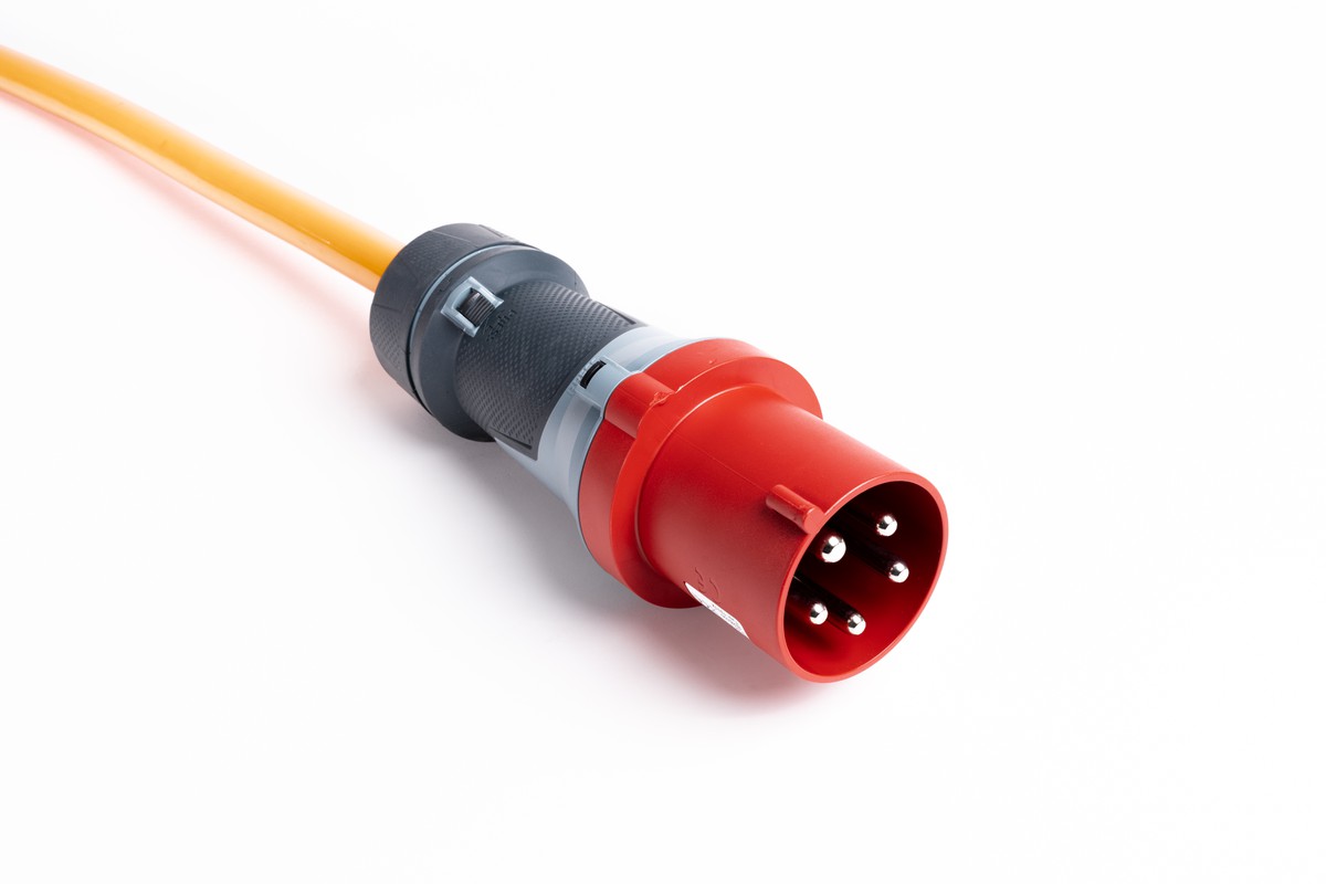 Konfektioniertes Kabel nach Mass mit CEE 63A 5P 400V