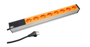 Multiprises PDU 14xTyp23 1U Prises: pivoté 90° orange Cordon: Typ23 L=3m noir Boîtier: Alu eloxé incl. 2 cornières de montage