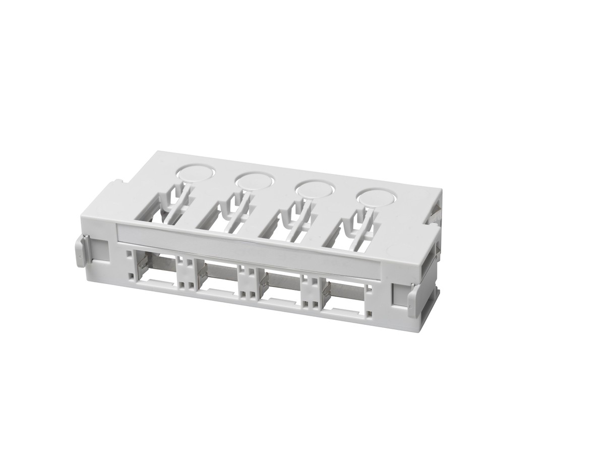 R&M Global raccordement 3U vide UTP